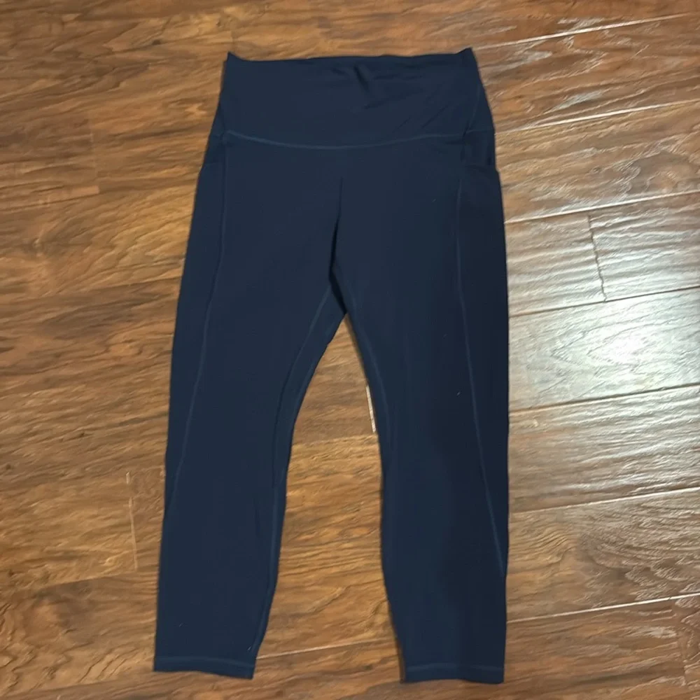 Lululemon leggings size 10 - Picture 3 of 3